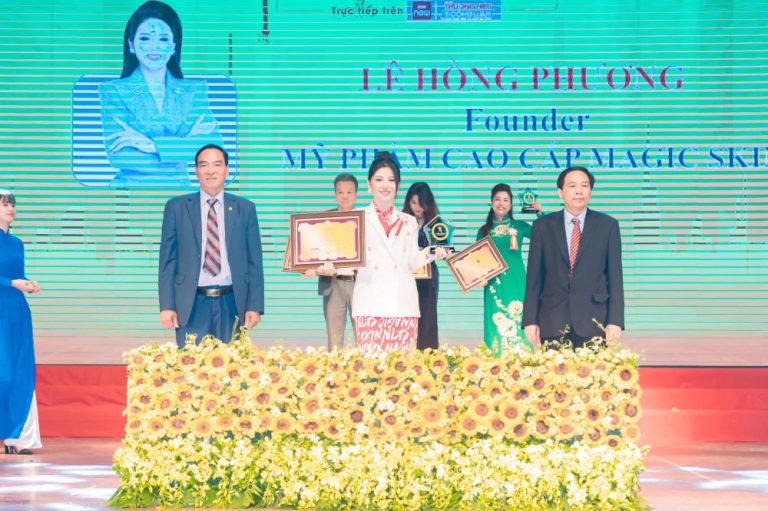 Founder Magic Skin Phương Lê vinh dự nhận giải thưởng “Doanh Nhân Việt Nam Xuất Sắc 2022”