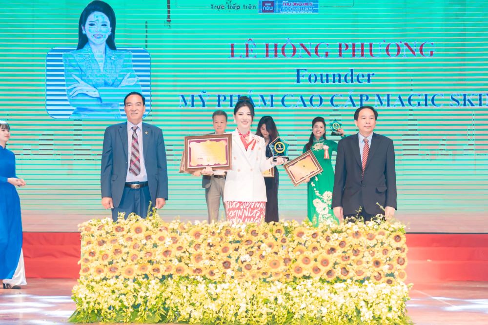 Founder Magic Skin Phương Lê vinh dự nhận giải thưởng 
